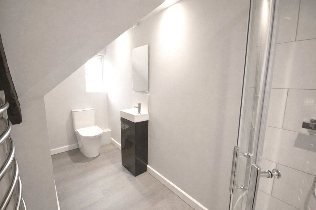 Additional image 7 of Studio to rentBridge Mews, Bridge Street, Godalming, Surrey GU7