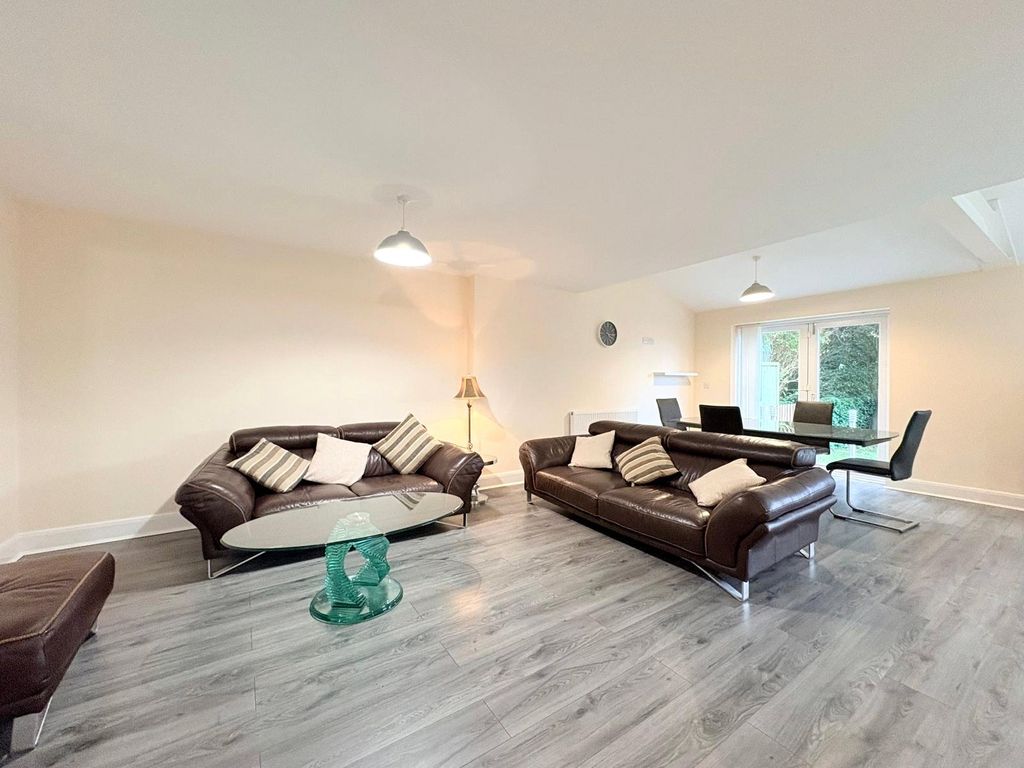 Property photo 3 of 18 Picture No. 06