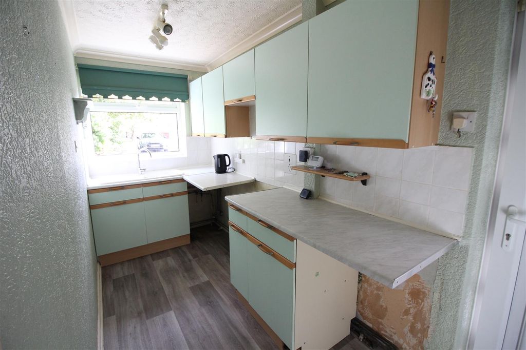Property photo 2 of 16 Kitchen