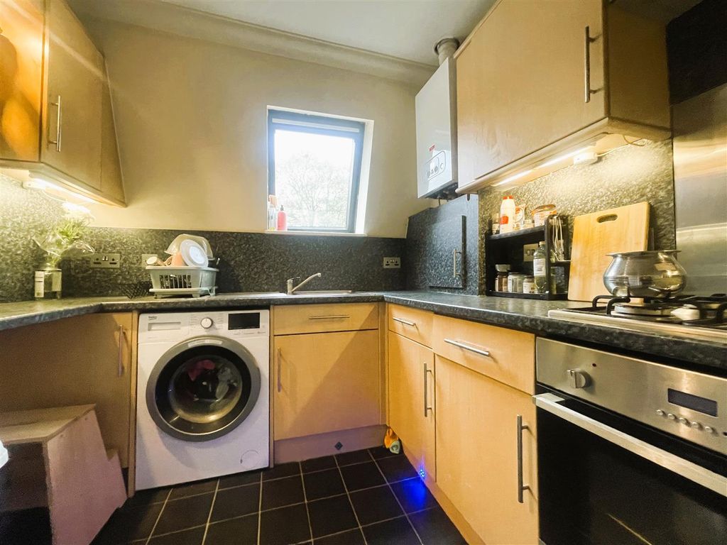 Property photo 2 of 6