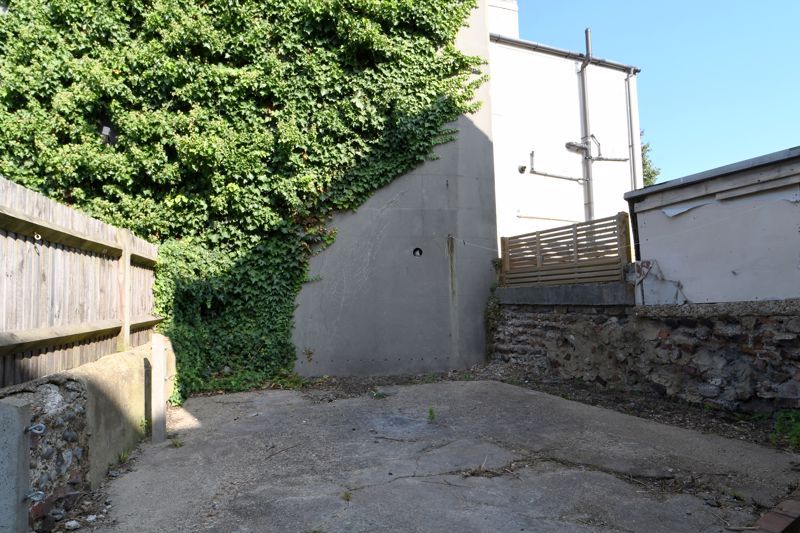 Property photo 3 of 10 Photo 15