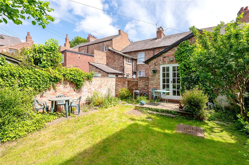 Property photo 2 of 37 Picture No. 45