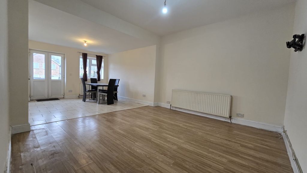 Property photo 3 of 12 Gallery