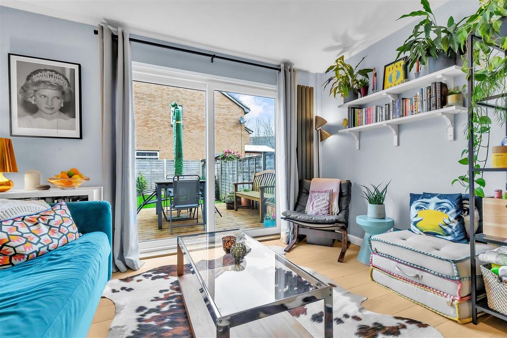 Property photo 3 of 17 Living Area.Jpg