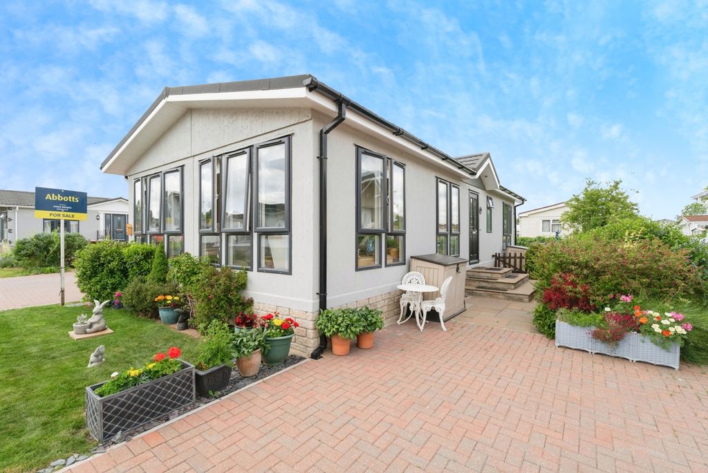 Property photo 1 of 17 Photo