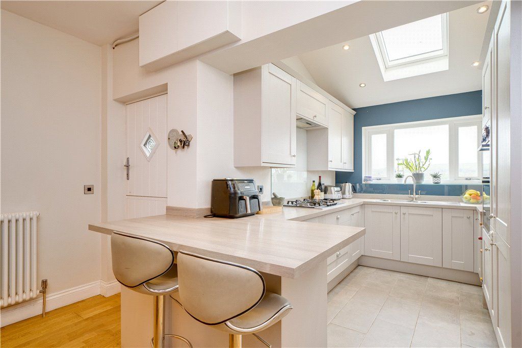 Property photo 2 of 25 Superbly Appointed
