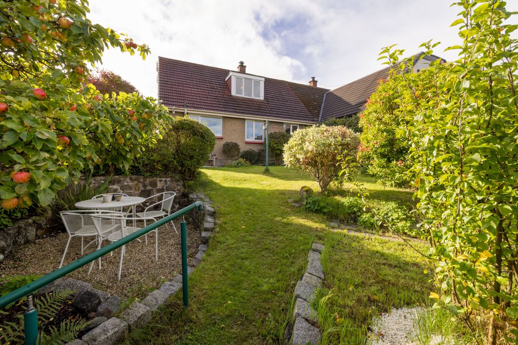 Property photo 2 of 21 22