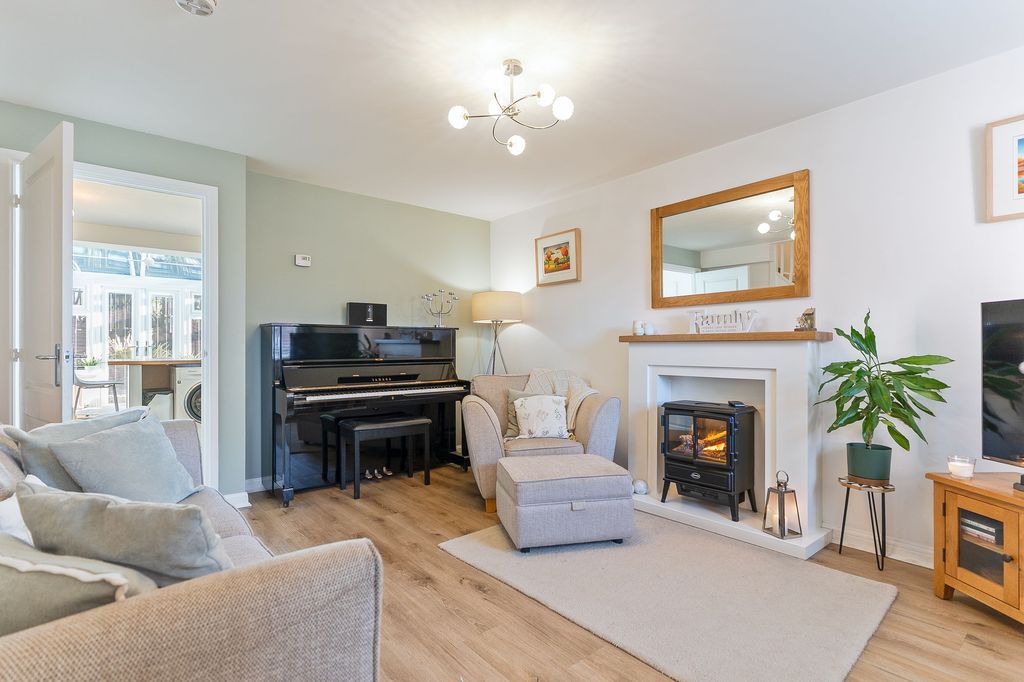 Property photo 3 of 25