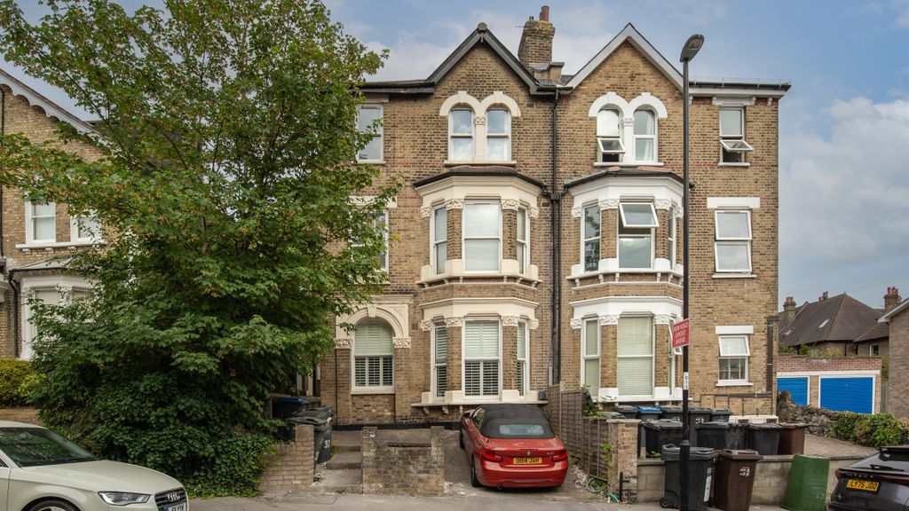 Property photo 1 of 11 Flat C, 37 Birdhurst Road, South Croydon, Cr2 7Ef