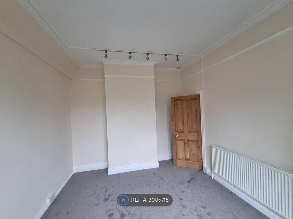 Property photo 2 of 9 Bedroom 1