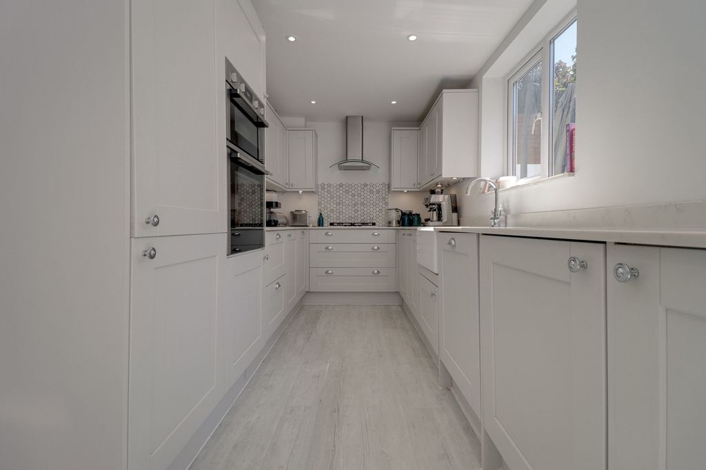 Property photo 1 of 15 Kitchen