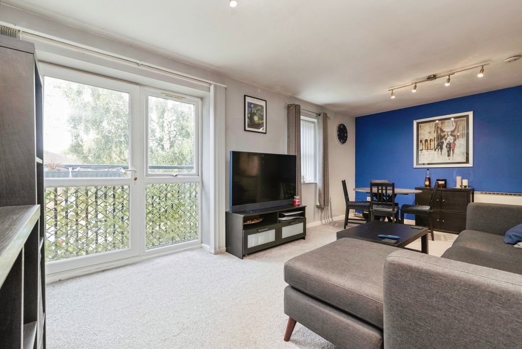 Property photo 3 of 13 Pbox-Img.Jpg