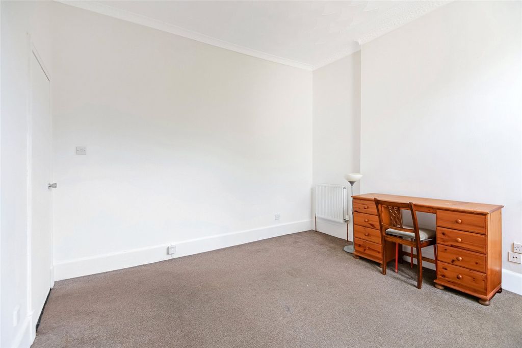Property photo 3 of 11 3