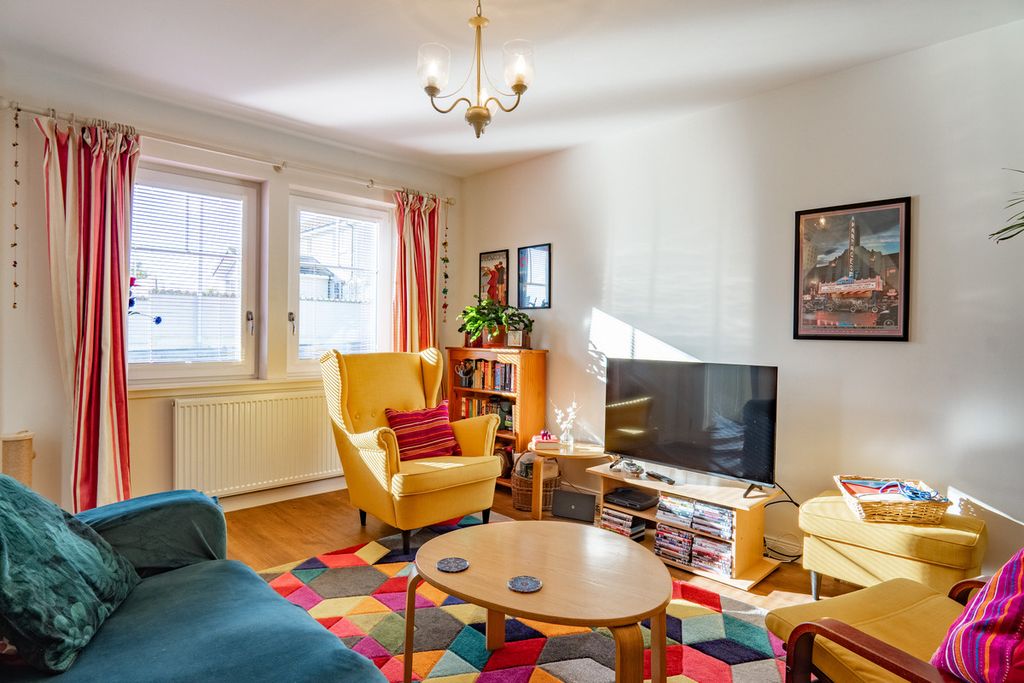 Property photo 3 of 33