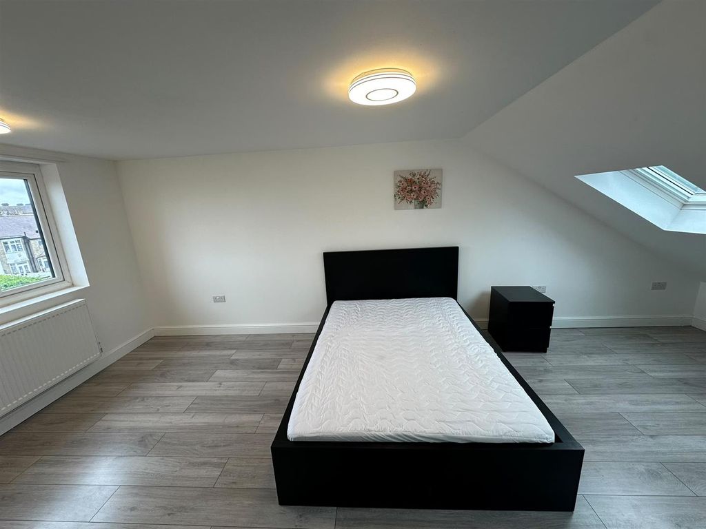 Property photo 2 of 7 Unit 6.Jpg