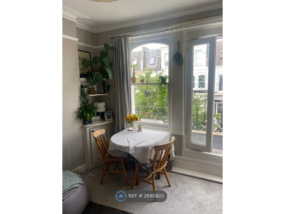 Property photo 2 of 6 Dining