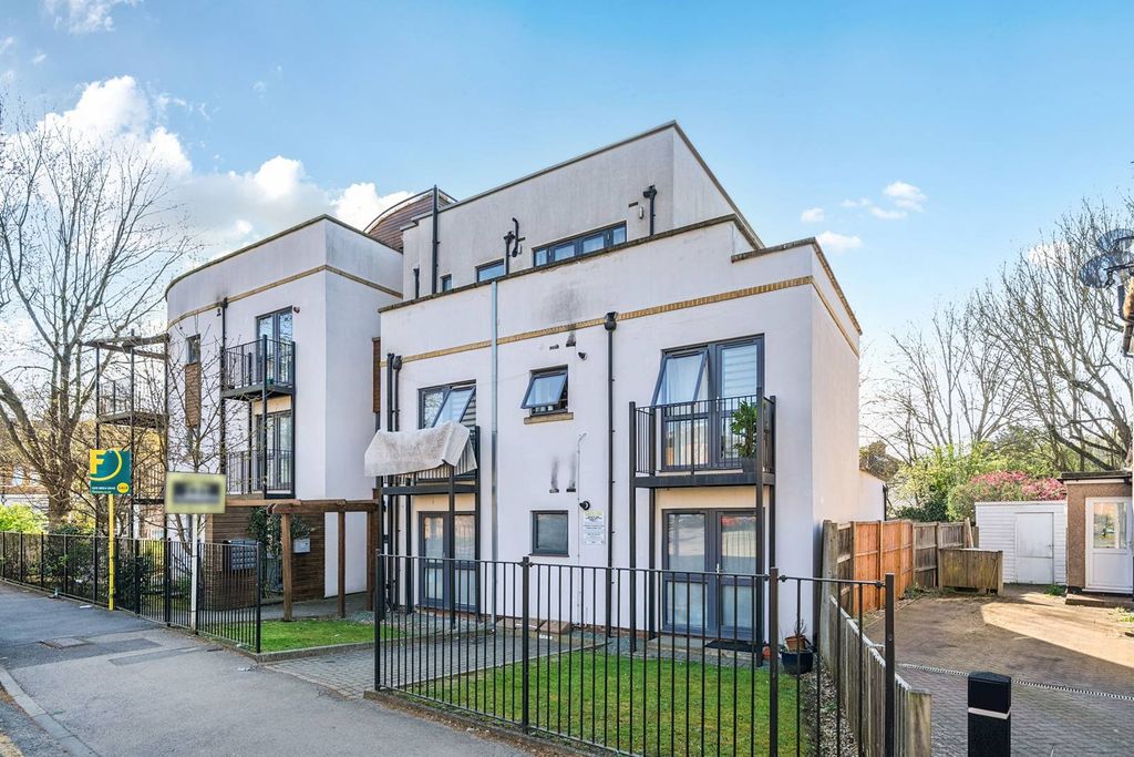 Property photo 2 of 18