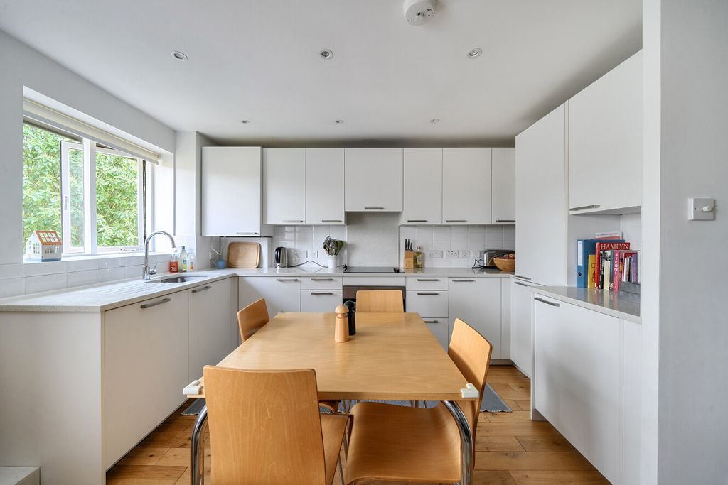 Property photo 2 of 10 1477674-6-6A33E64...