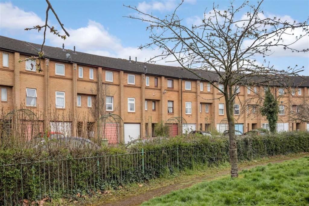 Property photo 1 of 1