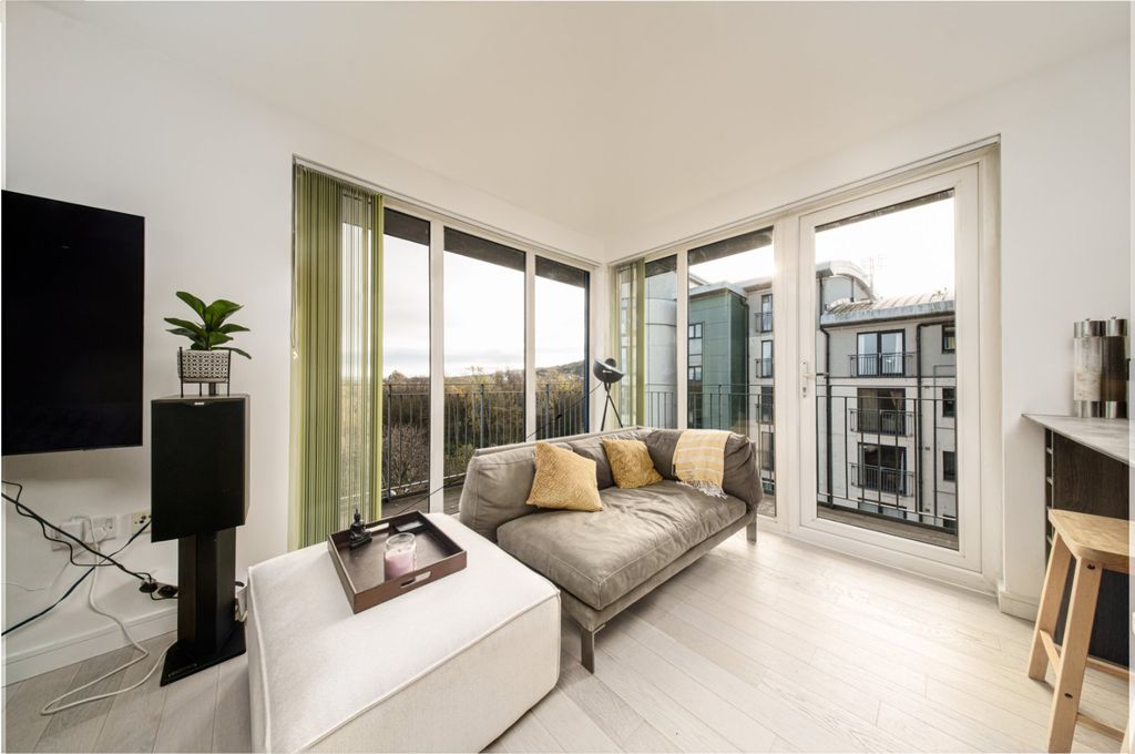 Property photo 2 of 18 Picture 2