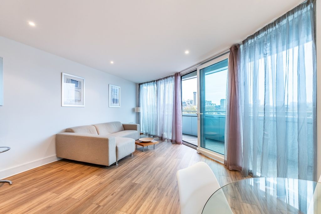 Property photo 2 of 11 Howard-Building-03