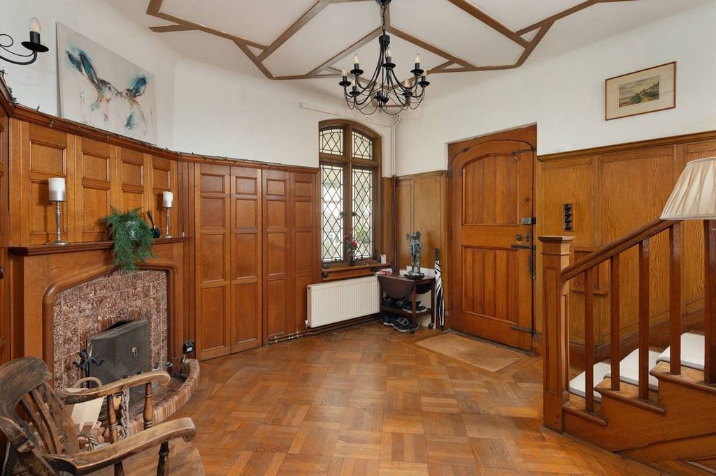 Property photo 3 of 38