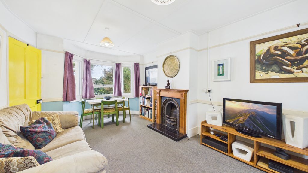 Property photo 2 of 9 Cam02926G0-Pr0355-Still005