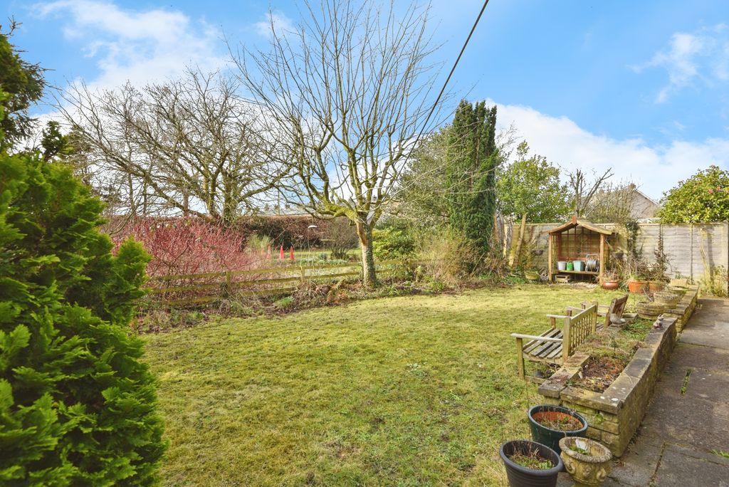 Property photo 2 of 19 23