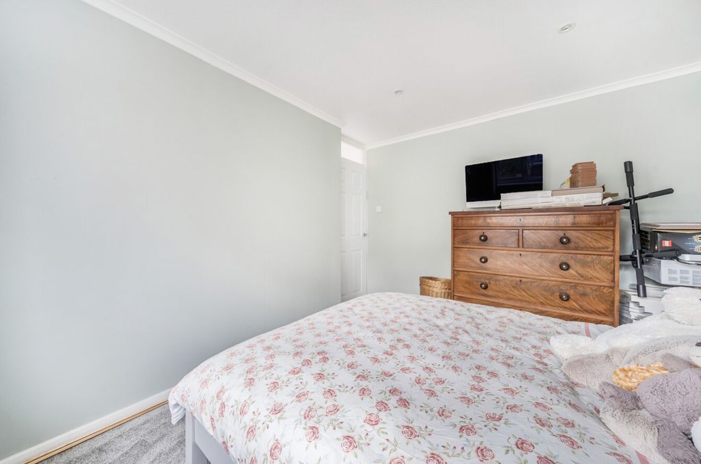 Property photo 1 of 25 1353631-1-68c1A95...