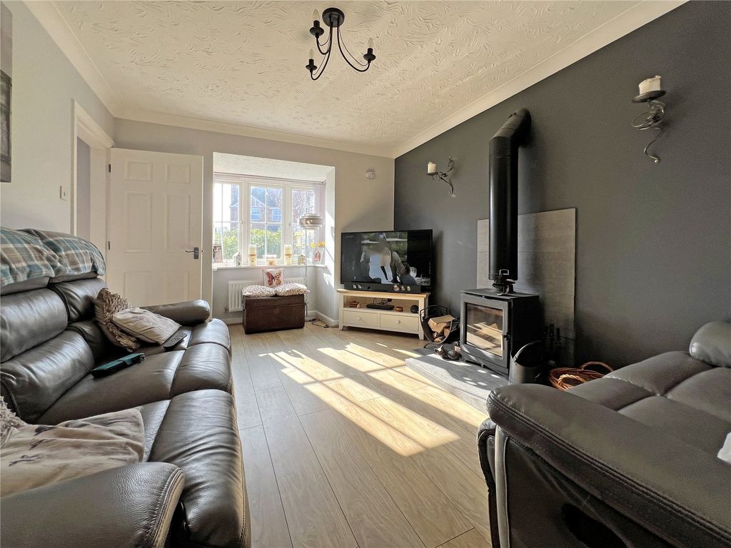 Property photo 2 of 18 Picture No. 16