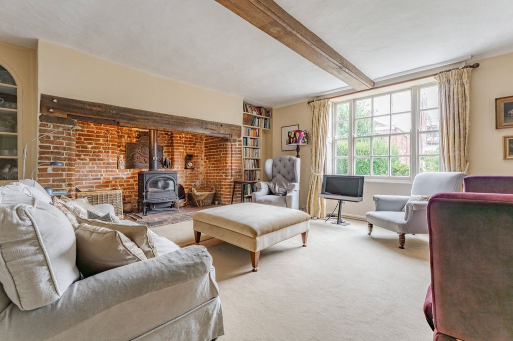Property photo 2 of 32