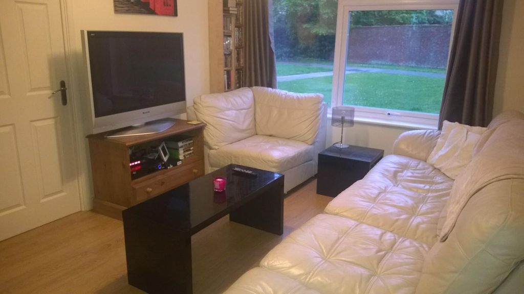 Property photo 2 of 5 Living Room