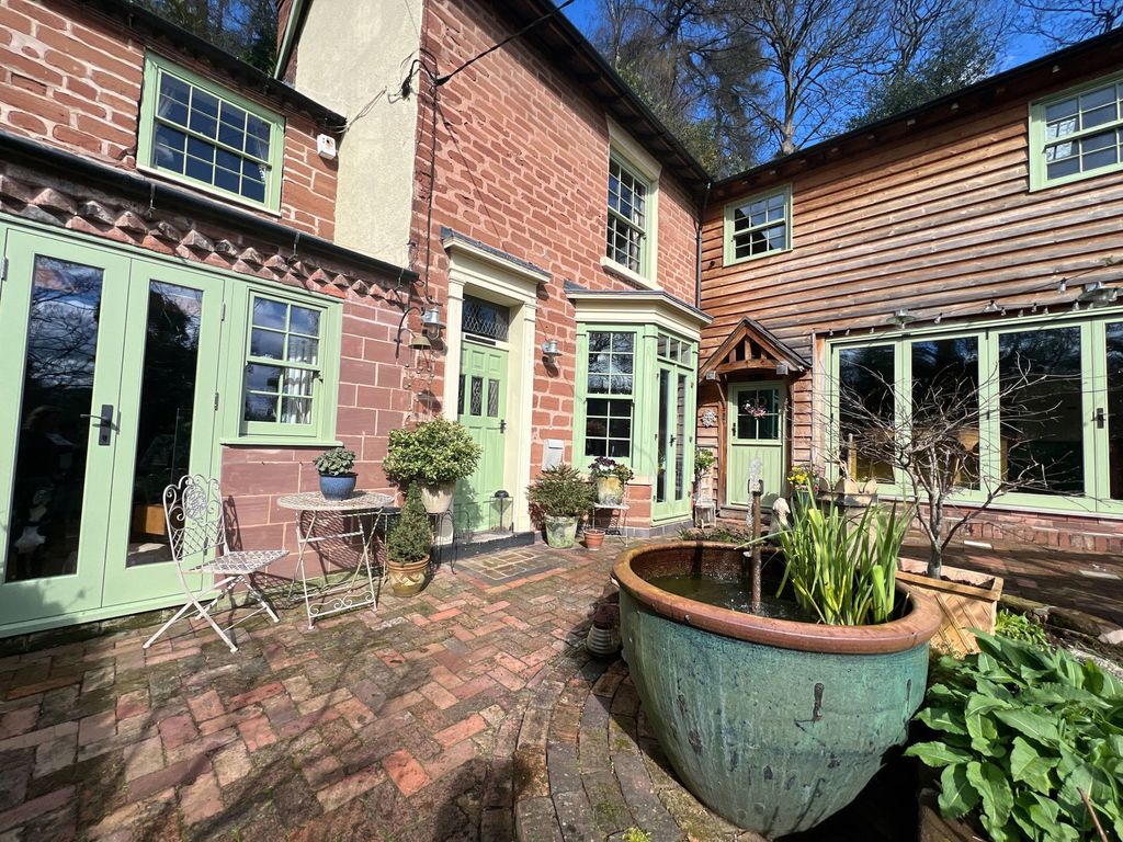 Property photo 3 of 32