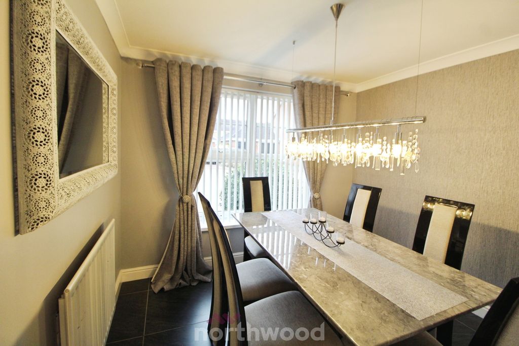 Property photo 2 of 40