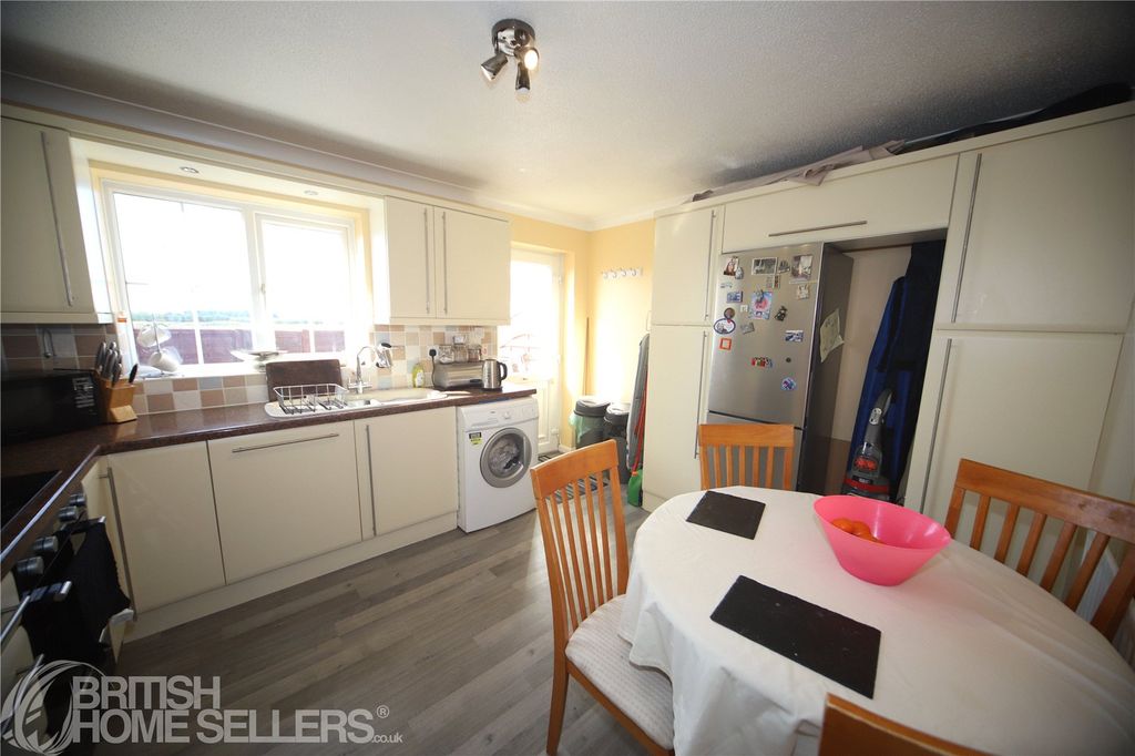 Property photo 3 of 14 Picture No. 32