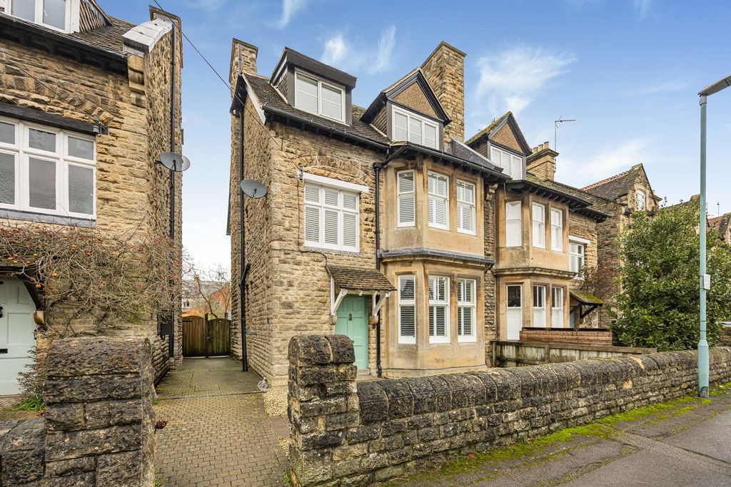 Property photo 1 of 26 Front