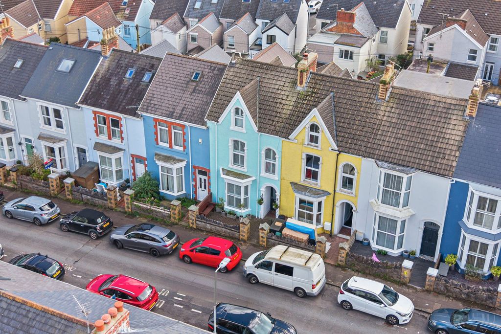 Property photo 1 of 25