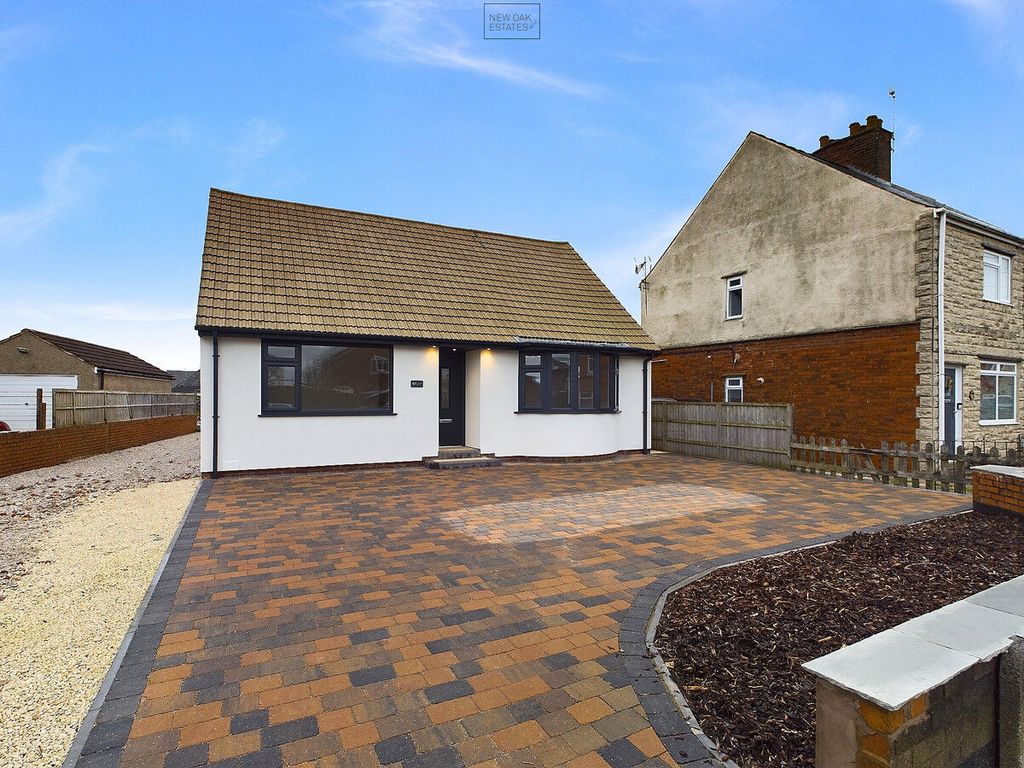 Property photo 2 of 27