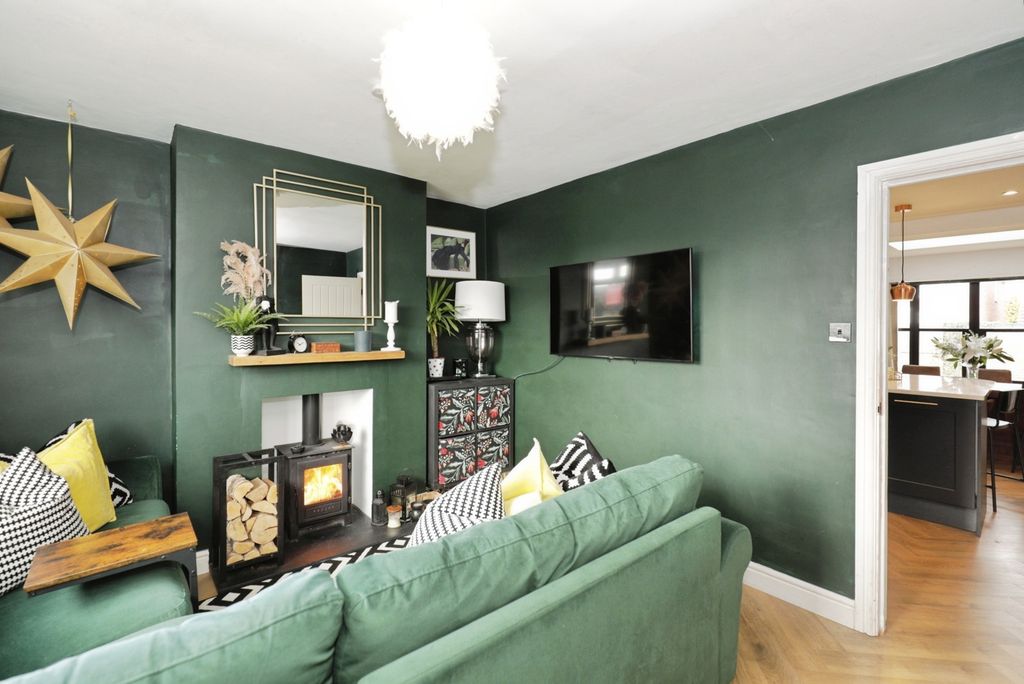 Property photo 3 of 23 Pbox-Img.Jpg