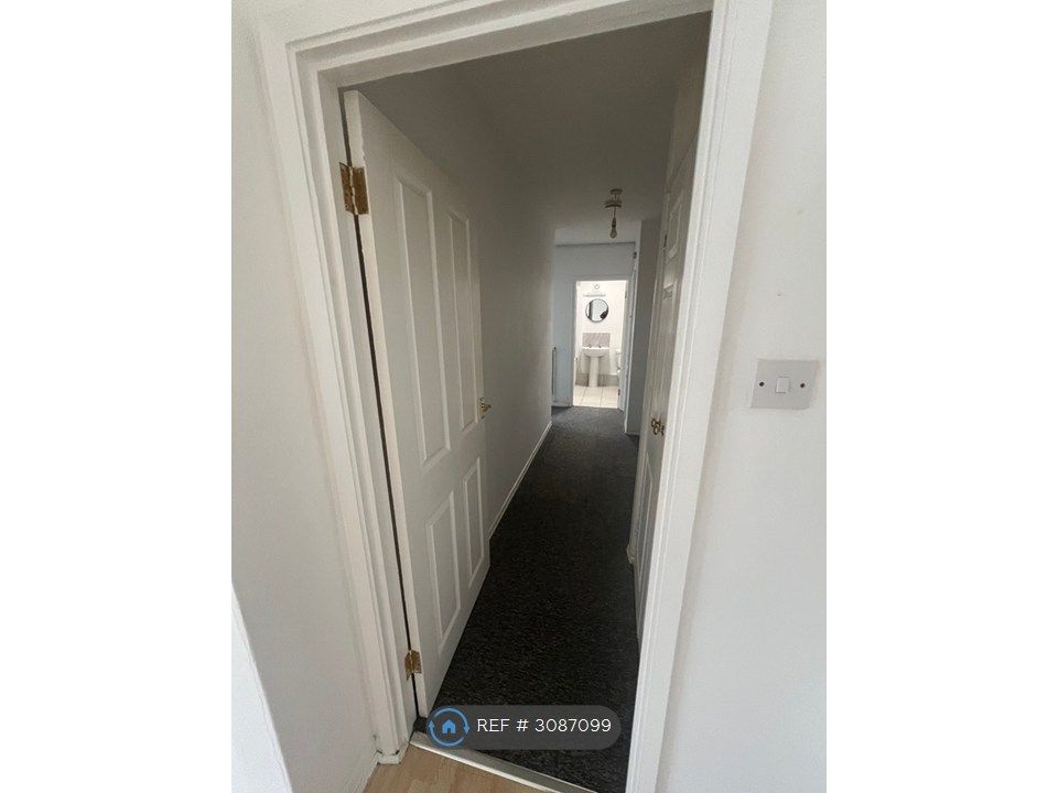 Property photo 1 of 13 Hall