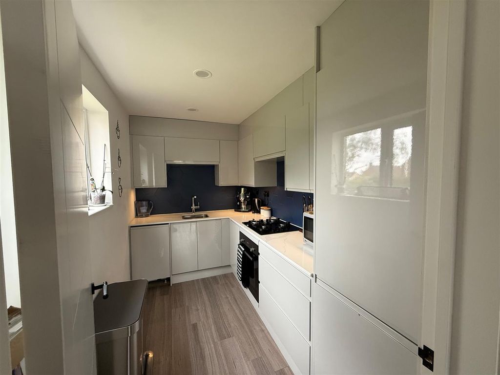 Property photo 2 of 10 Kitchen.Jpg