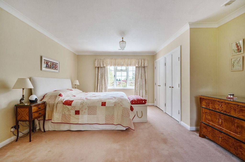 Property photo 3 of 24 Bedroom