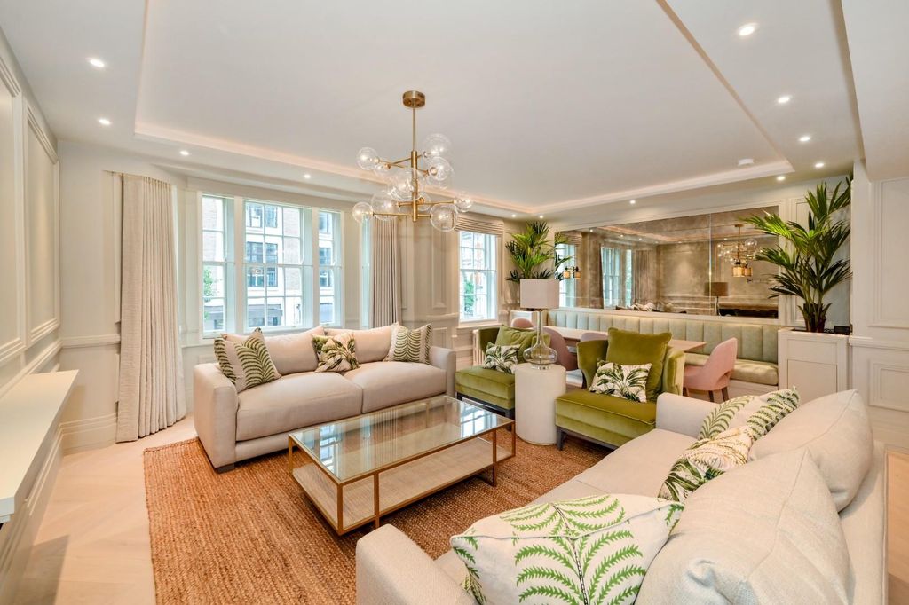 Property photo 1 of 20 6-96-New-Cavendish-Street (13).Jpg