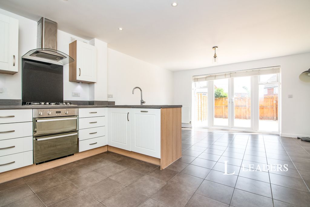 Property photo 3 of 15 Kitchen Diner