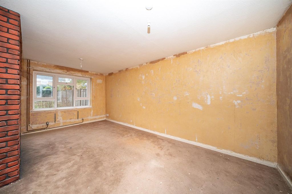 Property photo 2 of 12 20-Ritcroft-Close-1005.Jpg