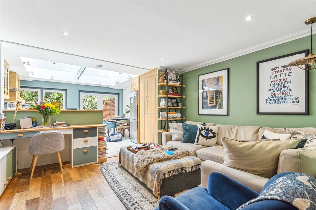 Property photo 1 of 17