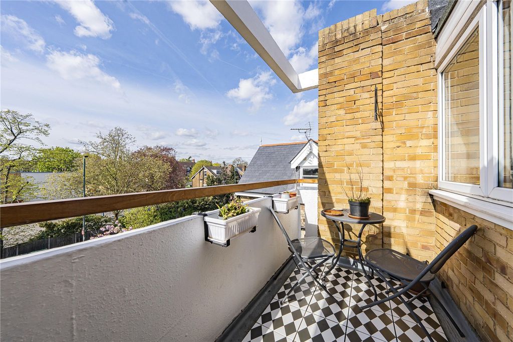 Property photo 2 of 19 Picture No. 18