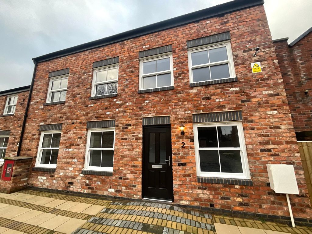 Property photo 1 of 8 Front