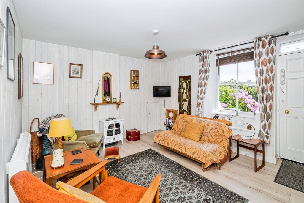 Property photo 2 of 15 Pbox-Img.Jpg