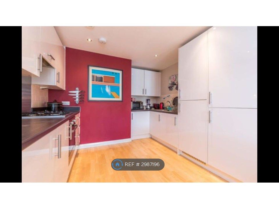 Property photo 3 of 33 Kitchen
